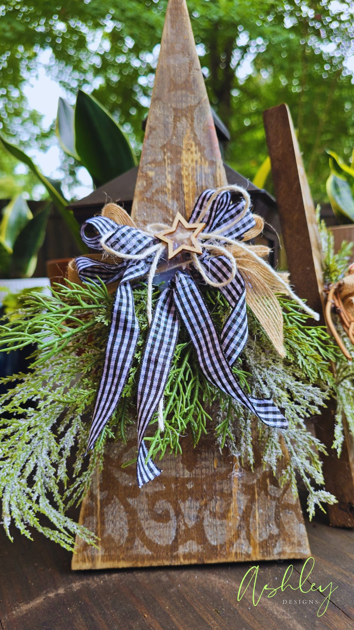 Vintage-Style Wooden Christmas Trees - Image 9