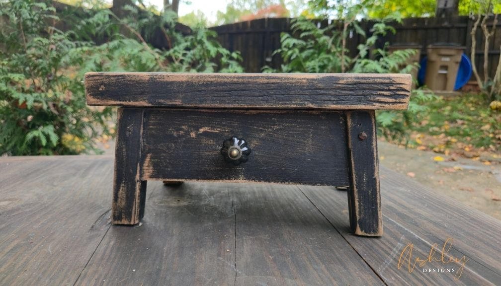 Chubby Stool - Distressed Black