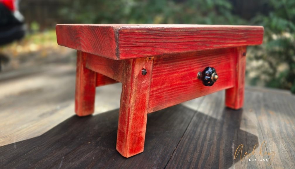 Chubby Stool - Aged Red